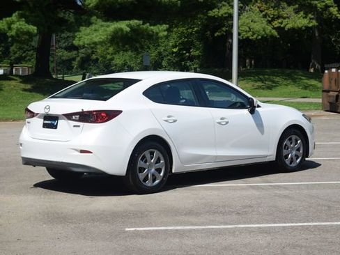 Used 2016 MAZDA MAZDA3 i Sport FWD image 24