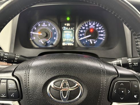 Used 2015 Toyota Sienna Limited image 34
