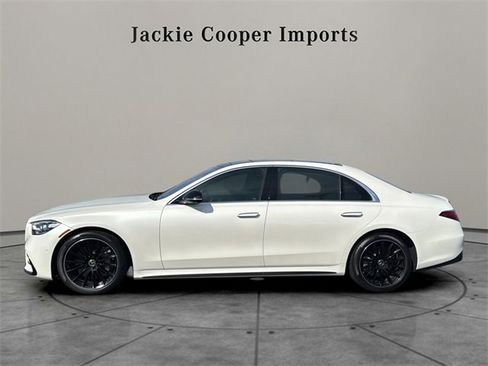 Certified 2022 Mercedes-Benz S 500 4MATIC image 2