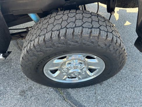Used 2022 RAM 2500 Tradesman w/ Chrome Appearance Group AWD/4WD image 24