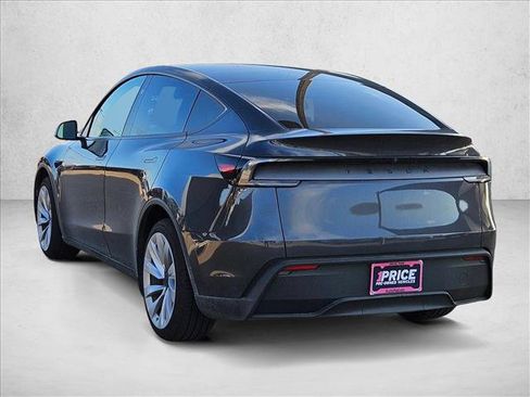 Used 2026 Tesla Model Y 2WD image 8