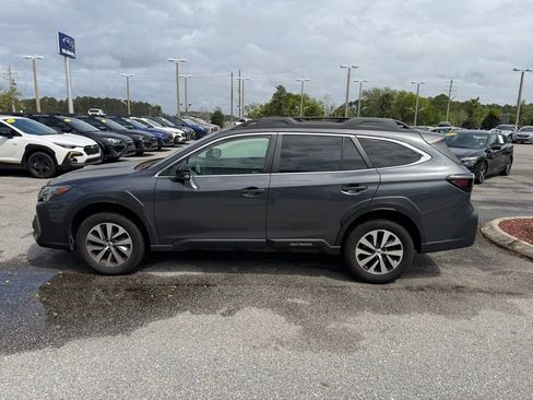 Used 2023 Subaru Outback Premium image 12