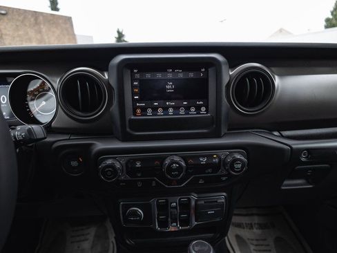 Used 2023 Jeep Wrangler Freedom Edition image 26