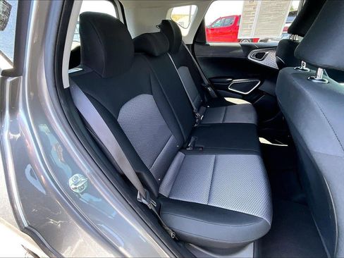 Used 2025 Kia Soul LX w/ LX Technology Package FWD image 24