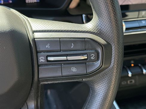 Used 2024 Chevrolet Colorado Trail Boss w/ Technology Package image 25