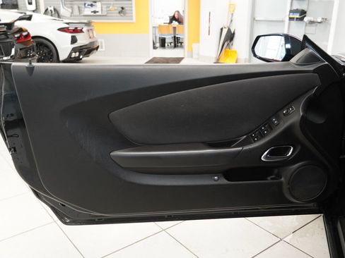 Used 2015 Chevrolet Camaro LT RWD image 5
