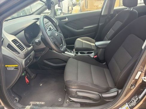 Used 2017 Kia Forte LX FWD image 12