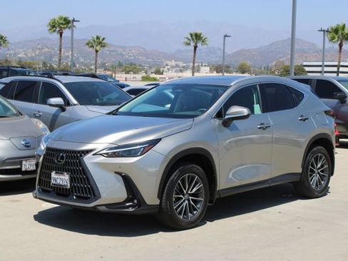 Certified 2025 Lexus NX 250 FWD image 3