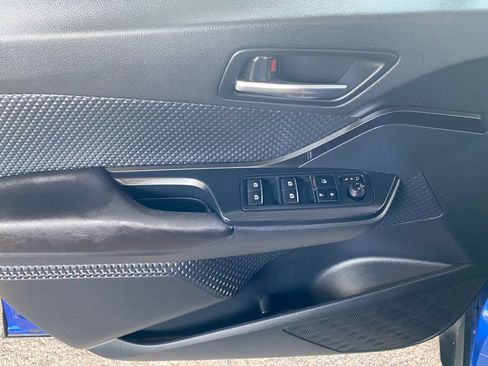 Used 2018 Toyota C-HR XLE FWD image 12