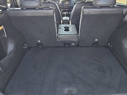 Used 2017 Jeep Renegade Limited AWD/4WD image 27