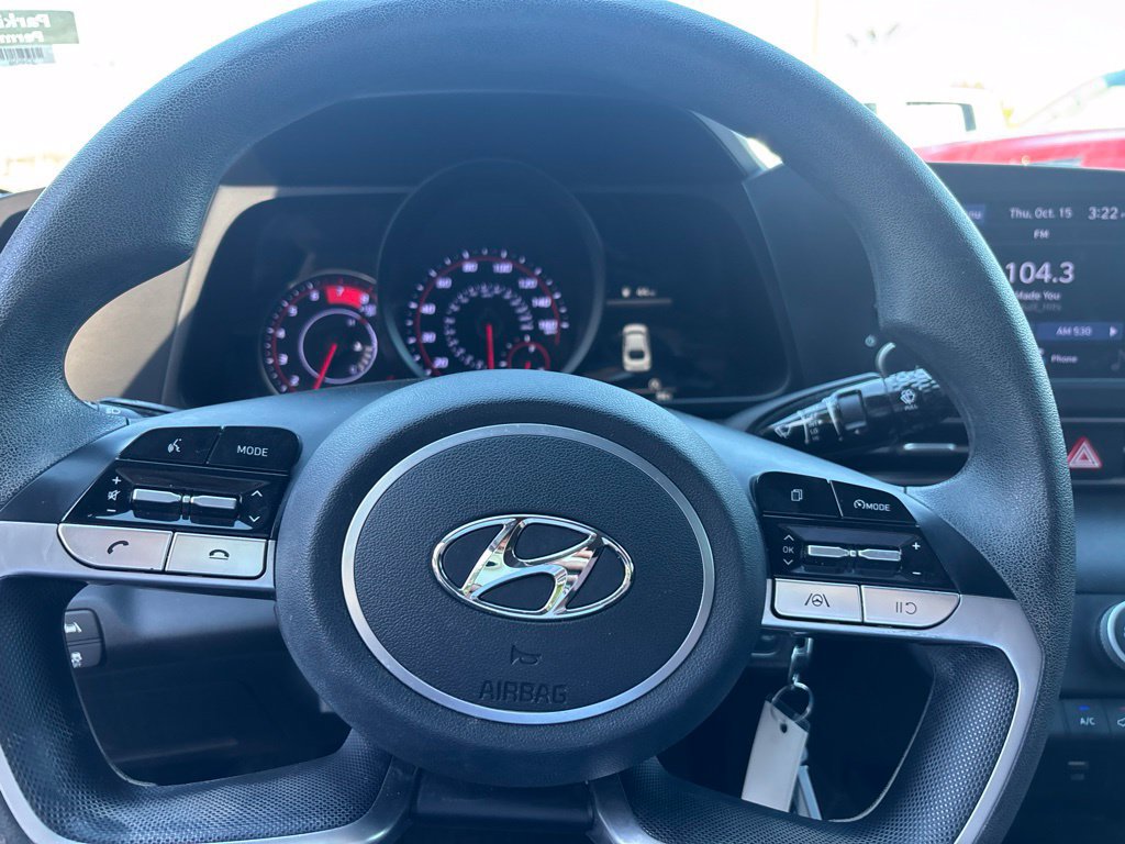 Used 2021 Hyundai Elantra SE FWD image 15