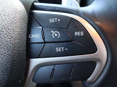 Used 2014 Jeep Grand Cherokee Limited w/ Trailer Tow Group IV AWD/4WD image 31