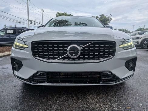 Used 2024 Volvo S60 B5 Plus w/ Climate Package FWD image 9