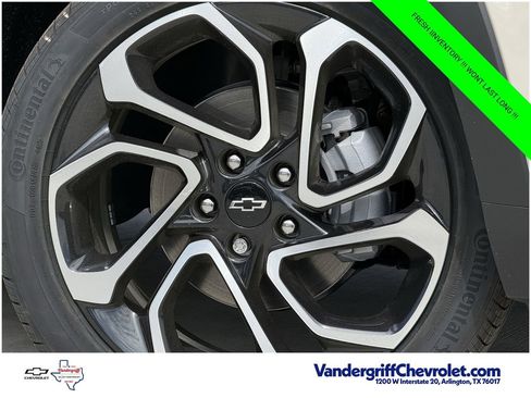 New 2026 Chevrolet Trax RS w/ Sunroof Package FWD image 9