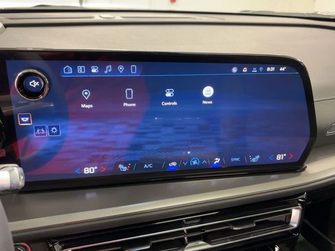 New 2026 Chevrolet Traverse LT w/ Sun and Wheel Package image 24