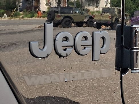 Used 2023 Jeep Wrangler Unlimited Sport AWD/4WD image 31