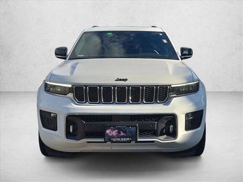 Used 2023 Jeep Grand Cherokee Overland AWD/4WD image 2