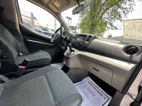Used 2019 Nissan NV200 S image 22