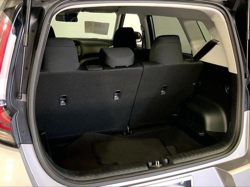Used 2025 Kia Soul LX w/ LX Technology Package FWD image 4