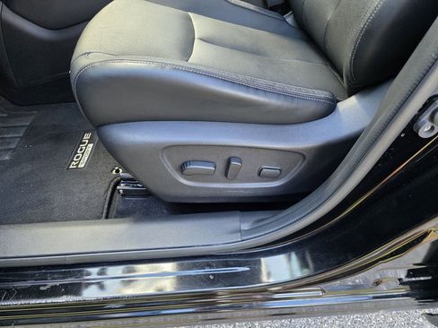 Used 2019 Nissan Rogue Sport SL FWD image 17