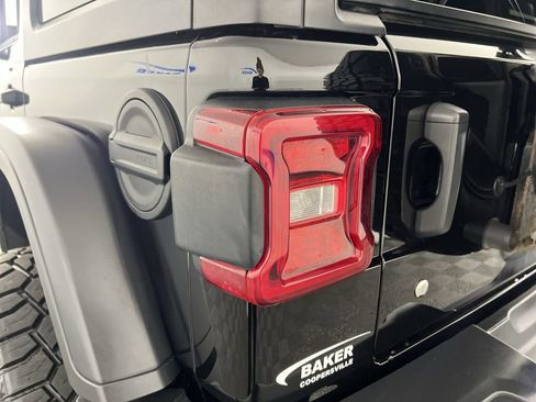 Used 2018 Jeep Wrangler Unlimited Rubicon AWD/4WD image 34