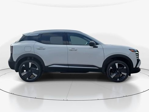 New 2026 Nissan Kicks SR FWD image 4