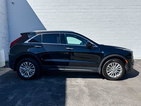 Certified 2024 Cadillac XT4 Luxury w/ Cold Weather Package AWD/4WD image 5