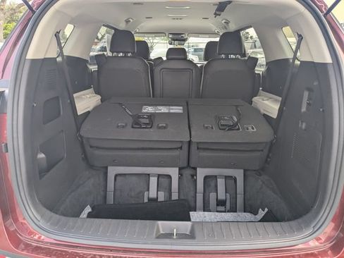 Certified 2022 Kia Carnival LX FWD image 7