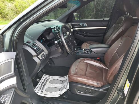 Used 2016 Ford Explorer XLT w/ Equipment Group 201A FWD image 11