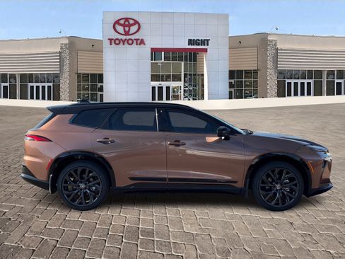 Used 2026 Toyota Crown Signia w/ Advanced Technology Package image 8