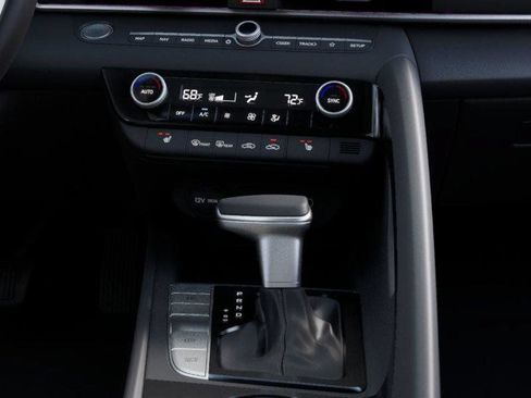 New 2025 Hyundai Elantra Limited w/ Cargo Package FWD image 16