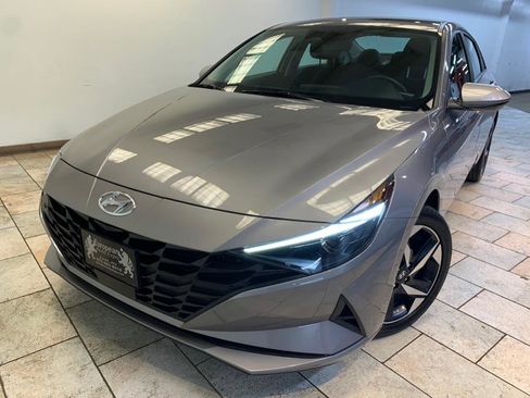 Used 2023 Hyundai Elantra SEL w/ Convenience Package image 1