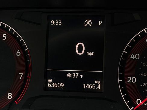 Used 2019 Volkswagen Jetta GLI image 13