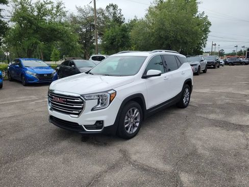 Used 2024 GMC Terrain SLT FWD image 4