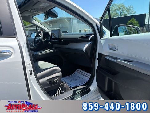 Used 2025 Toyota Sienna XLE w/ XLE Plus Package AWD/4WD image 21