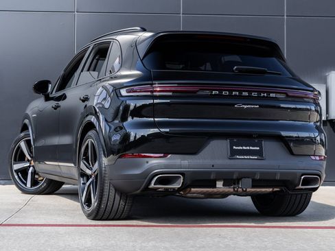 New 2026 Porsche Cayenne E-Hybrid image 3