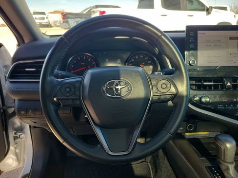Used 2021 Toyota Camry XSE image 15