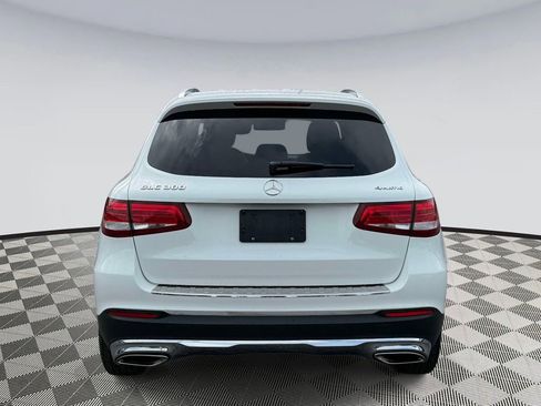 Used 2017 Mercedes-Benz GLC 300 4MATIC image 3