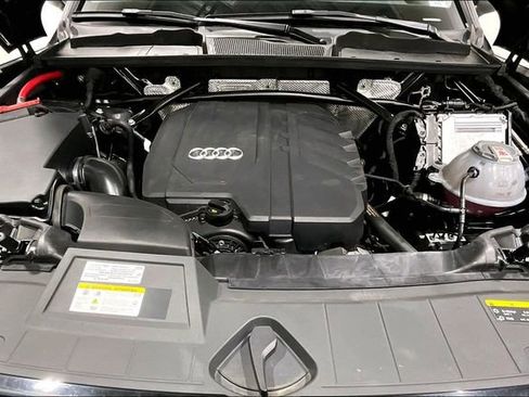 Certified 2023 Audi Q5 2.0T Premium w/ Convenience Package image 9