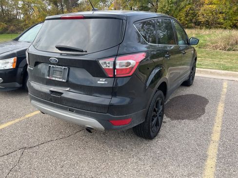 Used 2017 Ford Escape SE image 13