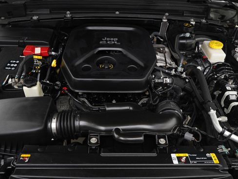 Used 2021 Jeep Wrangler Unlimited Sahara w/ LED Lighting Group image 30