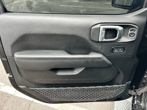 Used 2021 Jeep Wrangler Unlimited Sahara image 20