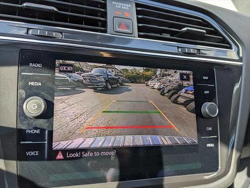 Used 2022 Volkswagen Tiguan SEL R-Line image 21