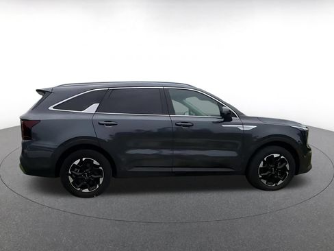 Used 2024 Kia Sorento S FWD image 16