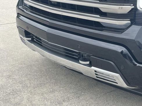 Used 2025 Chevrolet Silverado 1500 High Country w/ Technology Package AWD/4WD image 7