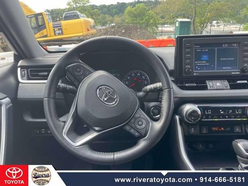 Used 2022 Toyota RAV4 XLE Premium AWD/4WD image 15