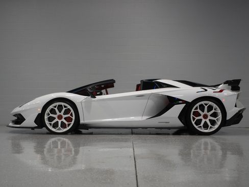 Used 2020 Lamborghini Aventador SVJ AWD/4WD image 5