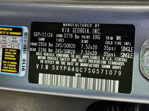 Used 2025 Kia Telluride S FWD image 31