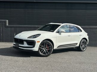 Certified 2023 Porsche Macan S image 1