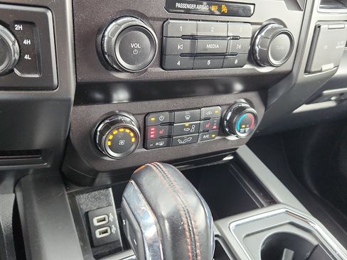 Used 2020 Ford F150 XLT w/ Equipment Group 302A Luxury AWD/4WD image 16